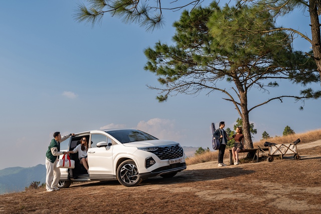 Hyundai Custin đang ngày càng tỏ rõ lợi thế trong cuộc đua doanh số với đối thủ Toyota Innova Cross.