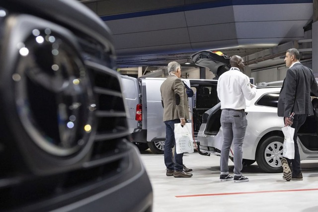 Có nhiều mẫu xe nổi tiếng của Toyota nằm trong danh sách dừng bàn giao. Thế giới xe tuần qua: Giá thuê ô tô tự lái Tết 2024 tăng vọt, xe nhỏ Hàn Quốc lên ngôi