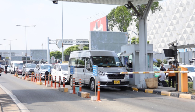 Từ 13h hôm nay, sân bay Tân Sơn Nhất vận hành thử nghiệm hệ thống thu phí không dừng- Ảnh 4.