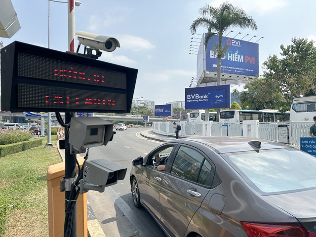 Từ 13h hôm nay, sân bay Tân Sơn Nhất vận hành thử nghiệm hệ thống thu phí không dừng- Ảnh 3.