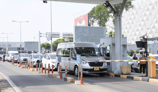 Sân bay Tân Sơn Nhất phục vụ hơn 3,8 triệu lượt khách dịp cao điểm Tết Giáp Thìn- Ảnh 2.