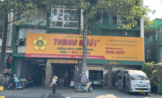 Nhà xe Thành Bưởi vắng khách sau khi được cấp phép hoạt động trở lại- Ảnh 1.