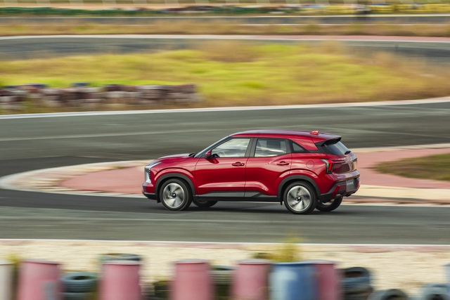 Mẫu xe Mitsubishi Xforce bắt đầu bàn giao đến tay khách hàng kể từ tháng 3/2024.  Thế giới xe tuần qua: Xe gầm cao đô thị đua giảm giá, cách Toyota đối mặt scandal