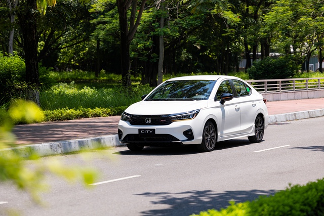 Người tiêu dùng mua phiên bản Honda City RS VIN2023 trong tháng 3/2024 được giảm giá tương đương 50% lệ phí trước bạ.