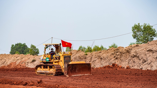 Ảnh: Hơn 600 kỹ sư, công nhân 