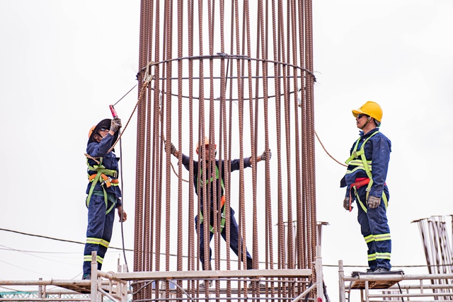 Ảnh: Hơn 600 kỹ sư, công nhân 