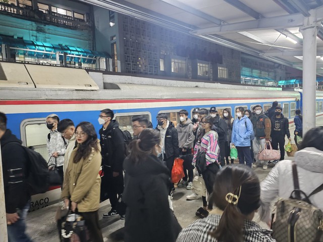 Ngành đường sắt bổ sung thêm mác tàu SE11/SE12 chạy tuyến Thống Nhất- Ảnh 1.