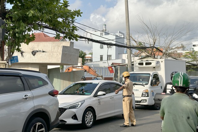 Kẹt xe kéo dài, người dân ngóng chờ cầu Phước Long mới đưa vào sử dụng- Ảnh 7. Kẹt xe kéo dài, người dân ngóng chờ cầu Phước Long mới đưa vào sử dụng- Ảnh 7.