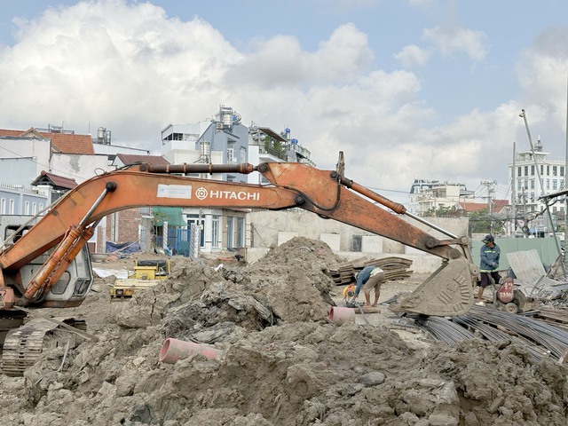 Kẹt xe kéo dài, người dân ngóng chờ cầu Phước Long mới đưa vào sử dụng- Ảnh 11. Kẹt xe kéo dài, người dân ngóng chờ cầu Phước Long mới đưa vào sử dụng- Ảnh 11.