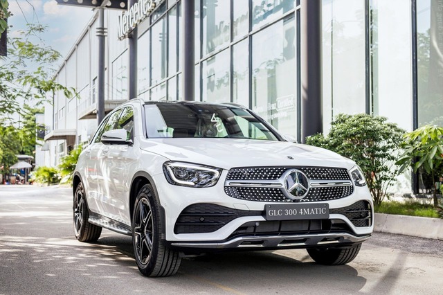 Mẫu xe hạng sang Mercedes-Benz GLC300 4Matic 2022 (X253) nằm trong diện triệu hồi do lỗi cụm bơm nhiên liệu.