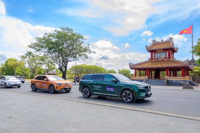 Chính sách của VinFast hỗ trợ tối đa giải pháp tài chính cho khách hàng Việt khi mua xe điện.