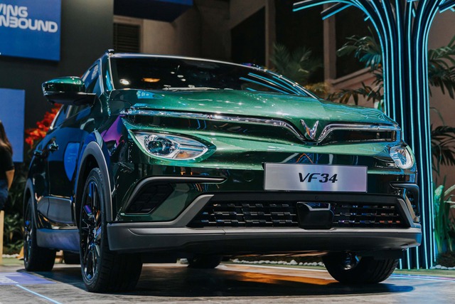 Mẫu xe thuần điện VinFast VF e34.
