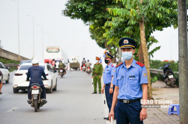 Bộ GTVT yêu cầu siết chặt ATGT dịp lễ hội Xuân 2024- Ảnh 2.
