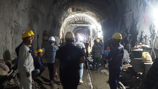 Bộ GTVT đề nghị Công an tiếp tục phối hợp khắc phục sự cố hầm Bãi Gió- Ảnh 1.