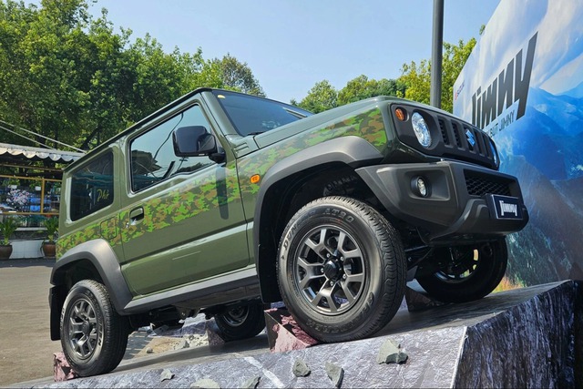 Suzuki Jimny mới chỉ có phiên bản 3 cửa tại thị trường Việt Nam. Suzuki Jimny mới chỉ có phiên bản 3 cửa tại thị trường Việt Nam.