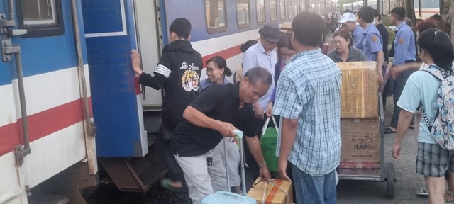 Hơn 20 nghìn khách đi tàu được 