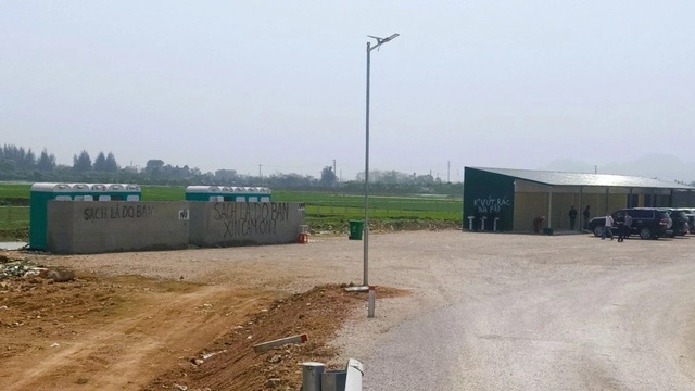 Khẩn trương tổ chức vị trí dừng nghỉ tạm trên cao tốc dịp nghỉ lễ 30/4 - 1/5- Ảnh 1. Khẩn trương tổ chức vị trí dừng nghỉ tạm trên cao tốc dịp nghỉ lễ 30/4 - 1/5- Ảnh 1.