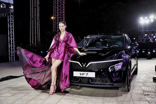 Mẫu ô tô điện VinFast VF 7.