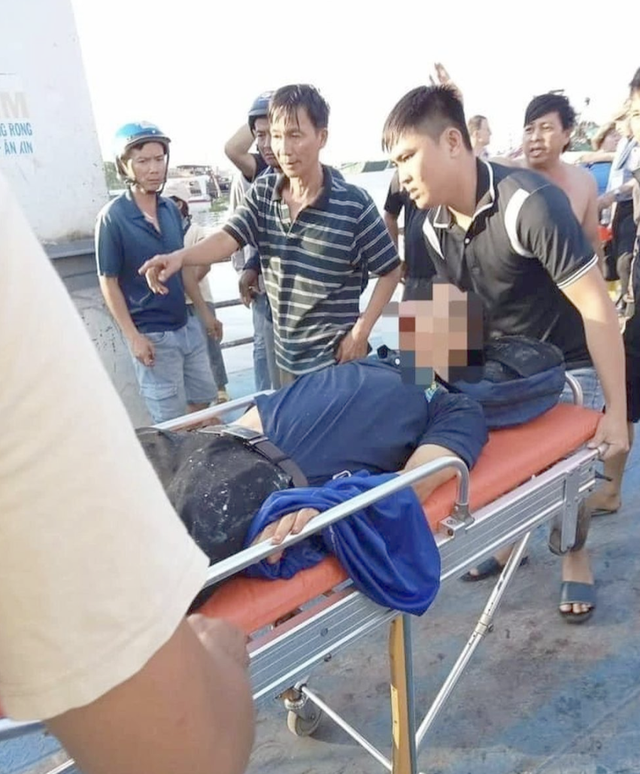 An Giang: Điều tra nguyên nhân vụ tàu du lịch va chạm với phà khiến 3 người bị thương- Ảnh 3.
