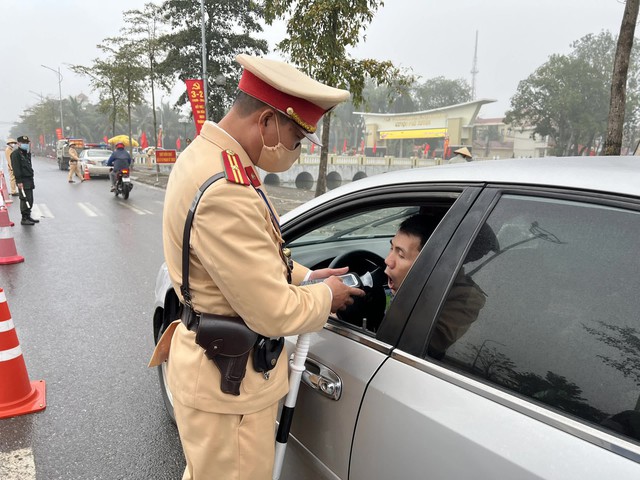 Giám sát về bảo đảm TTATGT: Vi phạm nồng độ cồn và quy tắc giao thông chiếm tỷ lệ lớn- Ảnh 2.
