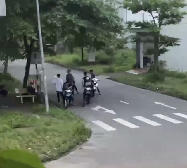 Bắc Giang: Xử lý nhóm thanh, thiếu niên điều khiển môtô lạng lách - Ảnh 1.