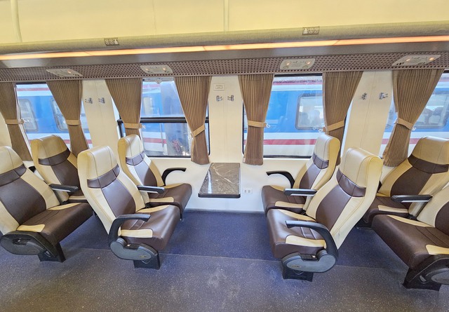 Ngành Đường sắt khai trương đoàn tàu chất lượng cao tuyến Sài Gòn - Đà Nẵng- Ảnh 4. Ngành Đường sắt khai trương đoàn tàu chất lượng cao tuyến Sài Gòn - Đà Nẵng- Ảnh 4.