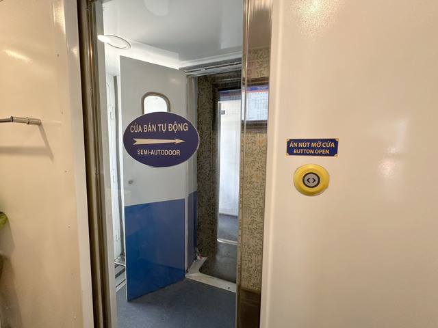 Ngành Đường sắt khai trương đoàn tàu chất lượng cao tuyến Sài Gòn - Đà Nẵng- Ảnh 8. Ngành Đường sắt khai trương đoàn tàu chất lượng cao tuyến Sài Gòn - Đà Nẵng- Ảnh 8.