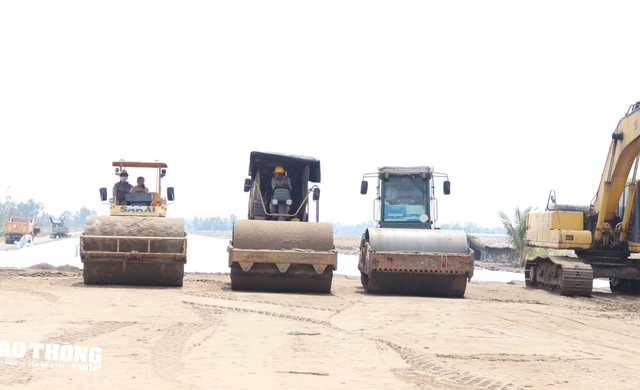 Thiếu cát làm cao tốc, Cà Mau 