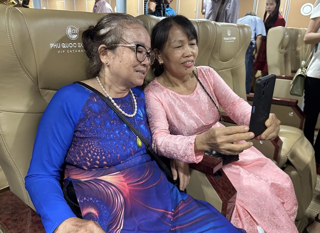 Khai trương tàu cao tốc TP. HCM - Côn Đảo, giá vé rẻ nhất 615.000 đồng- Ảnh 5. Khai trương tàu cao tốc TP. HCM - Côn Đảo, giá vé rẻ nhất 615.000 đồng- Ảnh 5.