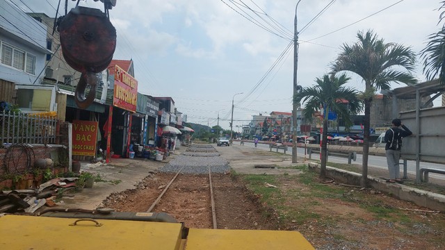 Sau giải tỏa, hành lang đường sắt Kép – Hạ Long tiếp tục bị xâm phạm- Ảnh 1.