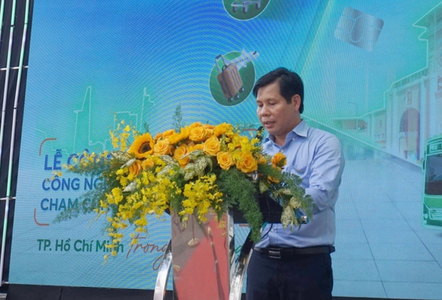 TP. HCM: Người dân đi xe buýt không cần dùng tiền mặt- Ảnh 2.