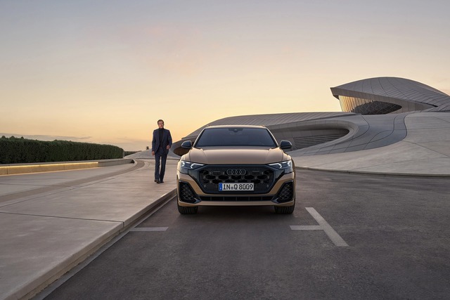 Phiên bản Audi Q8 mới được trang bị gói ngoại thất S-line theo phong cách lịch lãm. Phiên bản Audi Q8 mới được trang bị gói ngoại thất S-line theo phong cách lịch lãm.