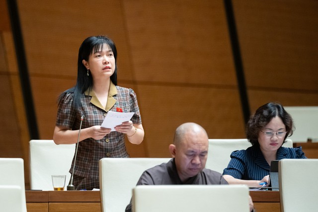 ĐBQH bất ngờ đề nghị tạo điều kiện cho dịch vụ chia sẻ chuyến xe dưới 10 chỗ- Ảnh 1. ĐBQH bất ngờ đề nghị tạo điều kiện cho dịch vụ chia sẻ chuyến xe dưới 10 chỗ- Ảnh 1.