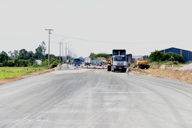Sẽ hoàn thành tuyến tránh Long Xuyên trước 31/5- Ảnh 3. Sẽ hoàn thành tuyến tránh Long Xuyên trước 31/5- Ảnh 3.