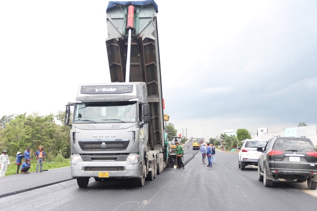 Sẽ hoàn thành tuyến tránh Long Xuyên trước 31/5- Ảnh 2. Sẽ hoàn thành tuyến tránh Long Xuyên trước 31/5- Ảnh 2.