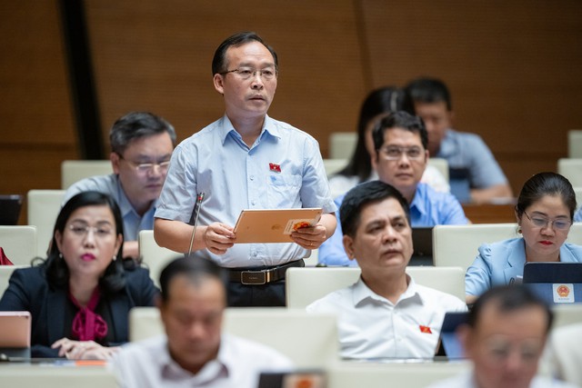 ĐBQH đề nghị không quy định CSGT được trích một phần tiền phạt vi phạm giao thông- Ảnh 3. ĐBQH đề nghị không quy định CSGT được trích một phần tiền phạt vi phạm giao thông- Ảnh 3.