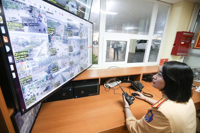 Hà Nội xác minh, xử phạt gần 300 trường hợp vi phạm giao thông được phản ánh qua Zalo- Ảnh 1.