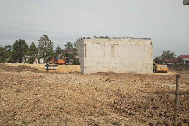 Nguy cơ vỡ tiến độ dự án nâng cấp QL12A qua Quảng Bình do thiếu mặt bằng- Ảnh 1.