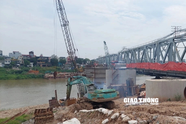 Tắc mặt bằng, Dự án nâng cấp cầu Đuống phải đổi phương án thi công- Ảnh 3.