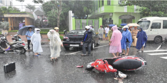 CSGT TP. HCM khuyến cáo người dân khi tham gia giao thông trong điều kiện thời tiết xấu- Ảnh 2.