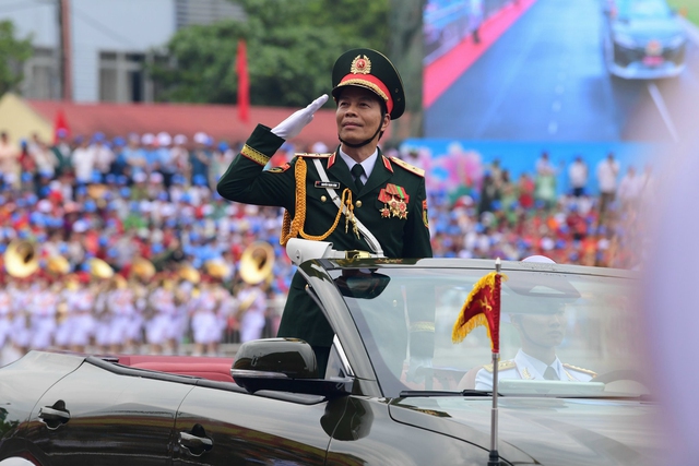 VinFast VF 8 mui trần dẫn đoàn trong Lễ diễu binh Chào mừng 70 năm chiến thắng lịch sử Điện Biên Phủ- Ảnh 5.