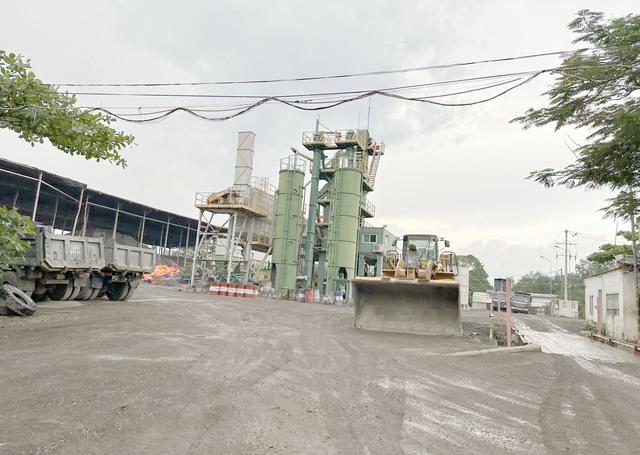 Trạm trộn bê tông không phép hoạt động gây mất ATGT trong Công viên Lịch sử - Văn hóa Dân tộc- Ảnh 3.