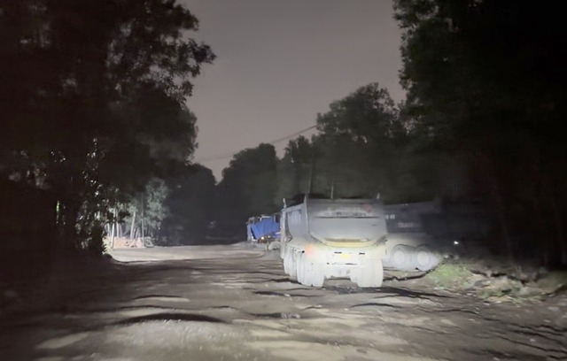 Trạm trộn bê tông không phép hoạt động gây mất ATGT trong Công viên Lịch sử - Văn hóa Dân tộc- Ảnh 2.