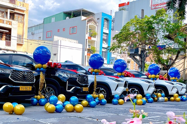 Những chiếc xe Toyota hybrid đầu tiên trong đội taxi hybrid của Vinasun.