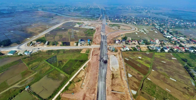 Bộ GTVT thúc tiến độ hoàn thành toàn bộ cao tốc Diễn Châu - Bãi Vọt- Ảnh 2.