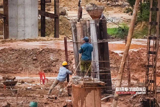 Bộ GTVT thúc tiến độ hoàn thành toàn bộ cao tốc Diễn Châu - Bãi Vọt- Ảnh 1.