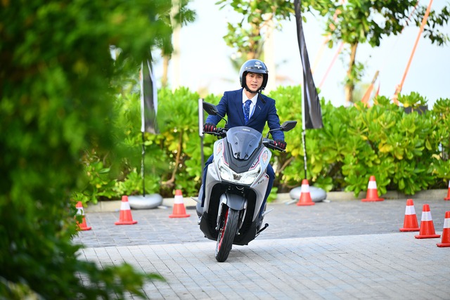 Mẫu xe được đánh giá cao ở khả năng vận hành, cảm giác lái linh hoạt và an toàn. Mẫu xe được đánh giá cao ở khả năng vận hành, cảm giác lái linh hoạt và an toàn.