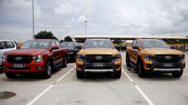 Việc gia hạn thời hạn nộp thuế tiêu thụ đặc biệt là một trong những chính sách được Chính phủ ban hành nhằm hỗ trợ, tháo gỡ khó khăn cho các doanh nghiệp sản xuất, lắp ráp ô tô trong nước. Việc gia hạn thời hạn nộp thuế tiêu thụ đặc biệt là một trong những chính sách được Chính phủ ban hành nhằm hỗ trợ, tháo gỡ khó khăn cho các doanh nghiệp sản xuất, lắp ráp ô tô trong nước.