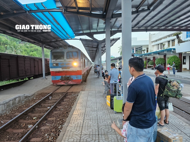 Đường sắt thí điểm bán vé tự động xếp chỗ- Ảnh 1.