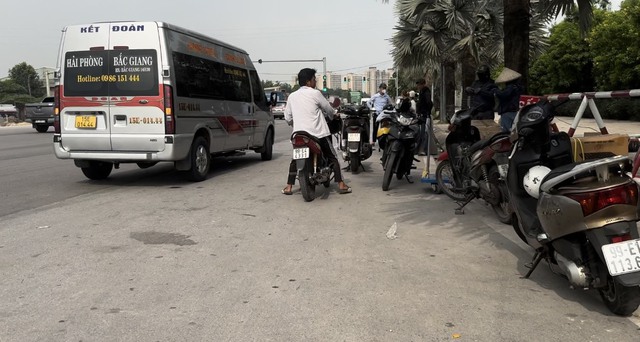 Xe dù, bến cóc, thường xuyên hoạt động trước cổng KĐT Him Lam, TP. Bắc Ninh- Ảnh 5.